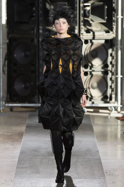 Look 39